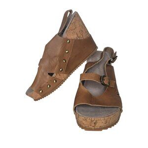 Antelope nwot Women's Brown Leather Cork Wedge Sandals with buckle Size 5